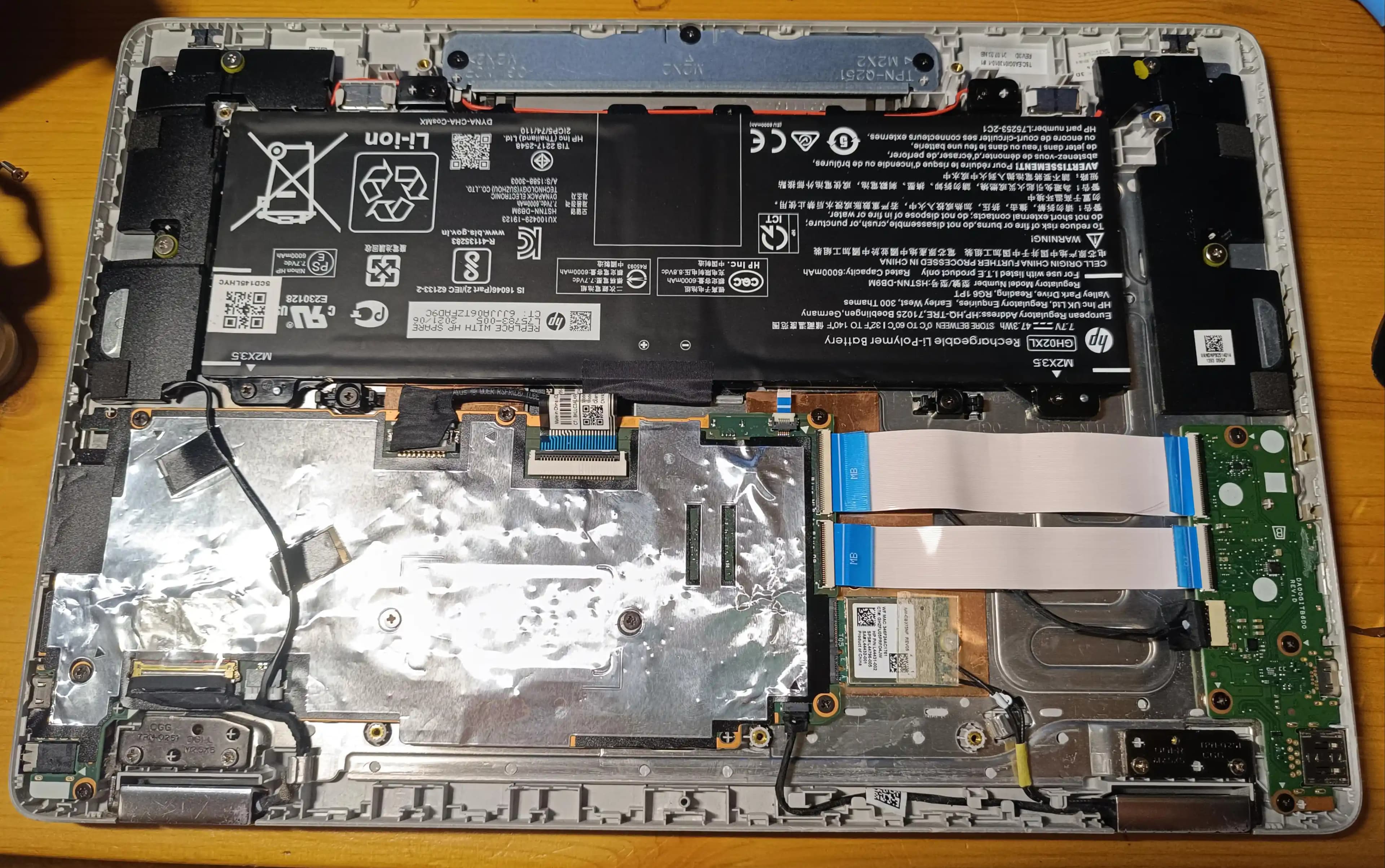 Dizüstü Bilgisayarlarda Kapağın Sensör Konumu ve Devre Dışı Bırakma Yöntemleri